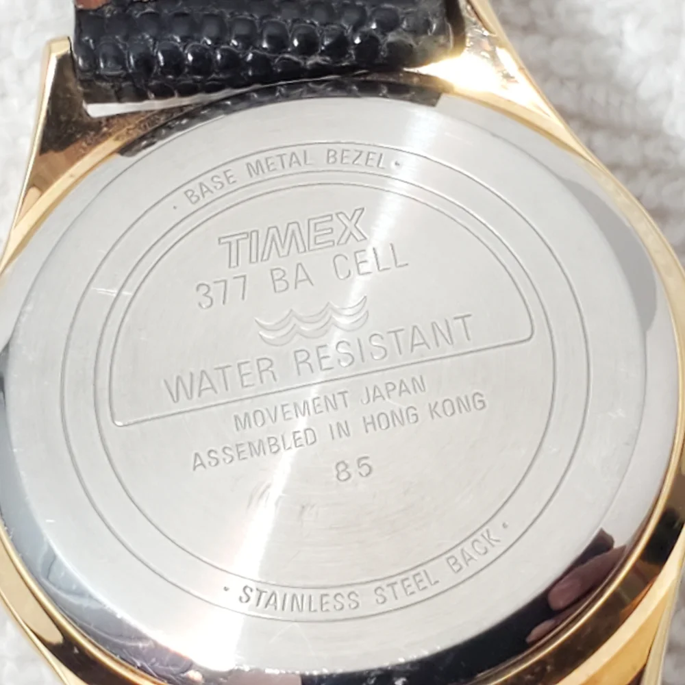 Vintage Timex Men's Gold Tone Quartz Watch Silver Dial Black Leather Croc Strap